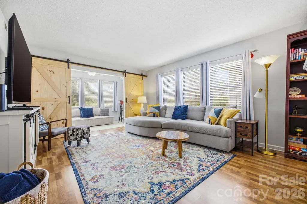 2305 Abbey Circle Asheville NC 28805