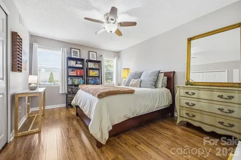 2305 Abbey Circle Asheville NC 28805