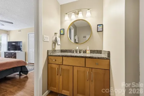 2305 Abbey Circle Asheville NC 28805