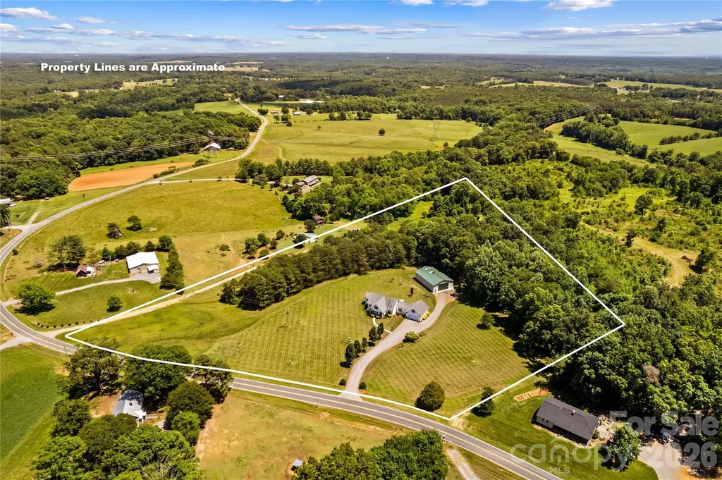 339 Johnson Farm Road Hiddenite NC 28636