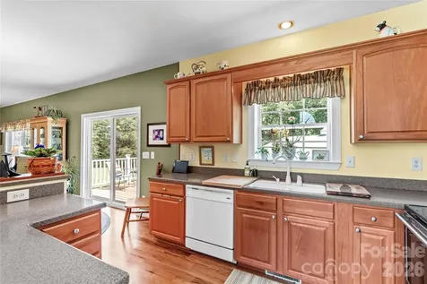 339 Johnson Farm Road Hiddenite NC 28636