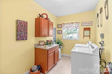 339 Johnson Farm Road Hiddenite NC 28636