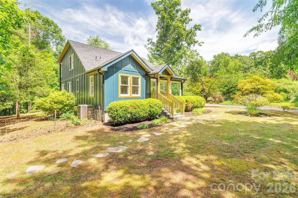 136 Graveyard Road Fairview NC 28730