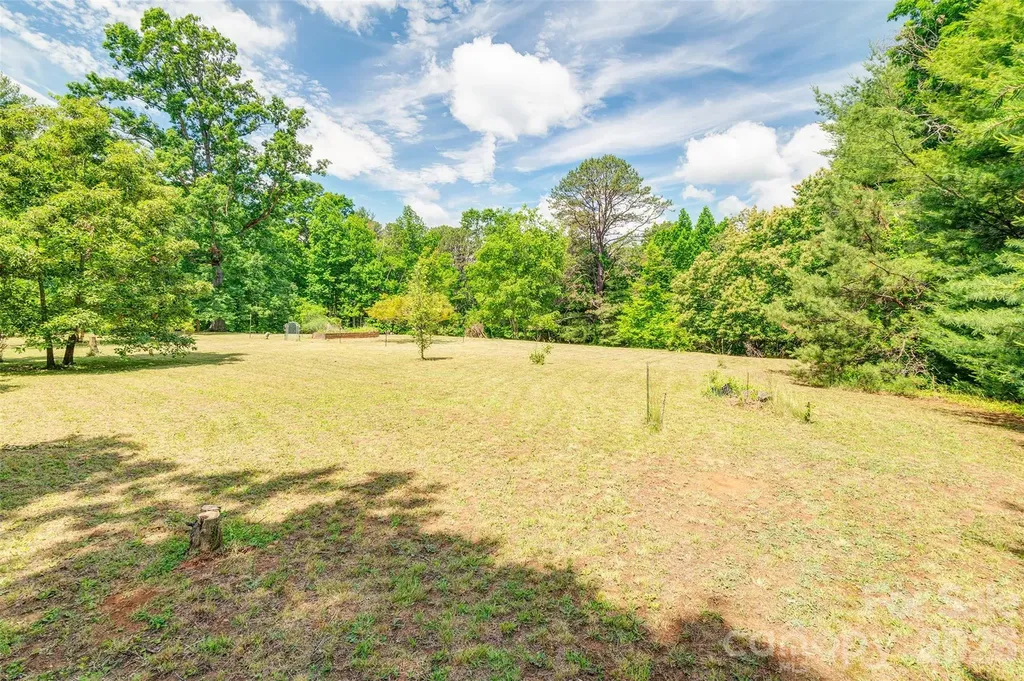 136 Graveyard Road Fairview NC 28730