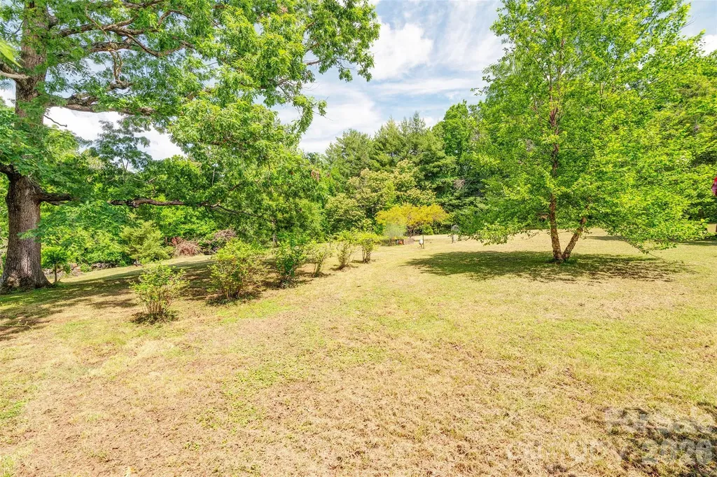 136 Graveyard Road Fairview NC 28730