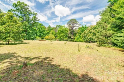 136 Graveyard Road Fairview NC 28730
