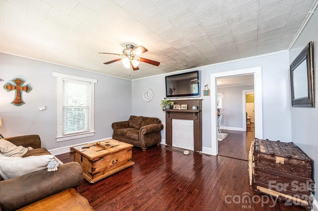 114 Mountain View Street Morganton NC 28655