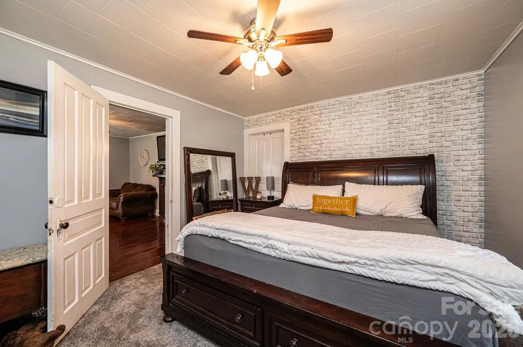114 Mountain View Street Morganton NC 28655