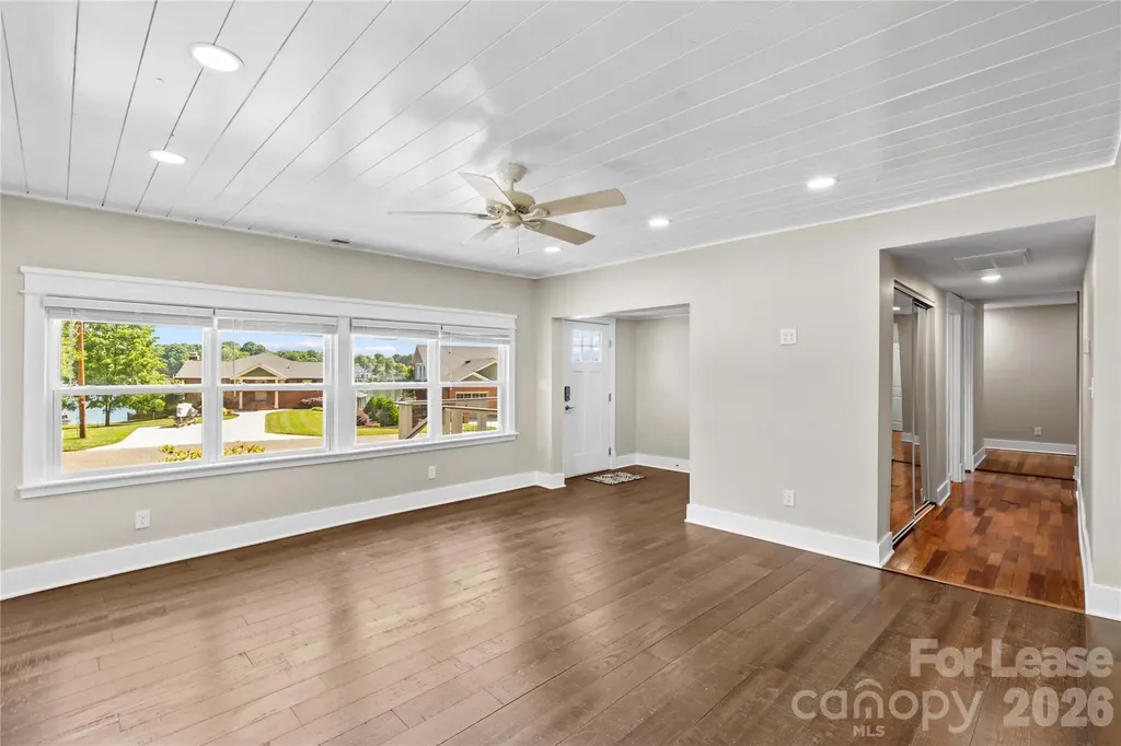 182 Commodore Loop Mooresville NC 28117