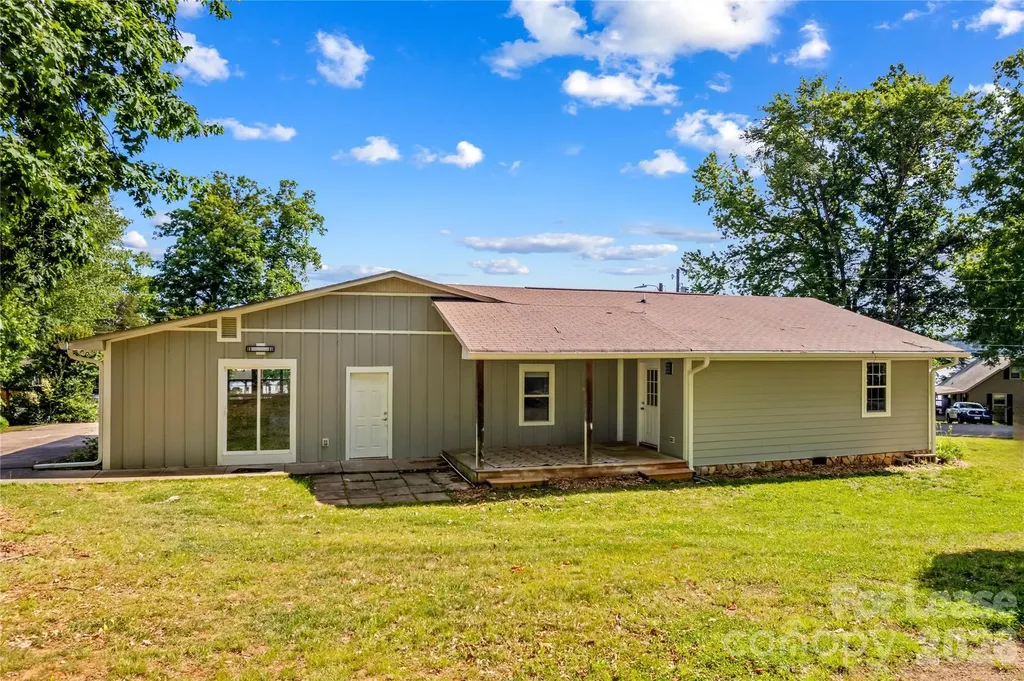 182 Commodore Loop Mooresville NC 28117