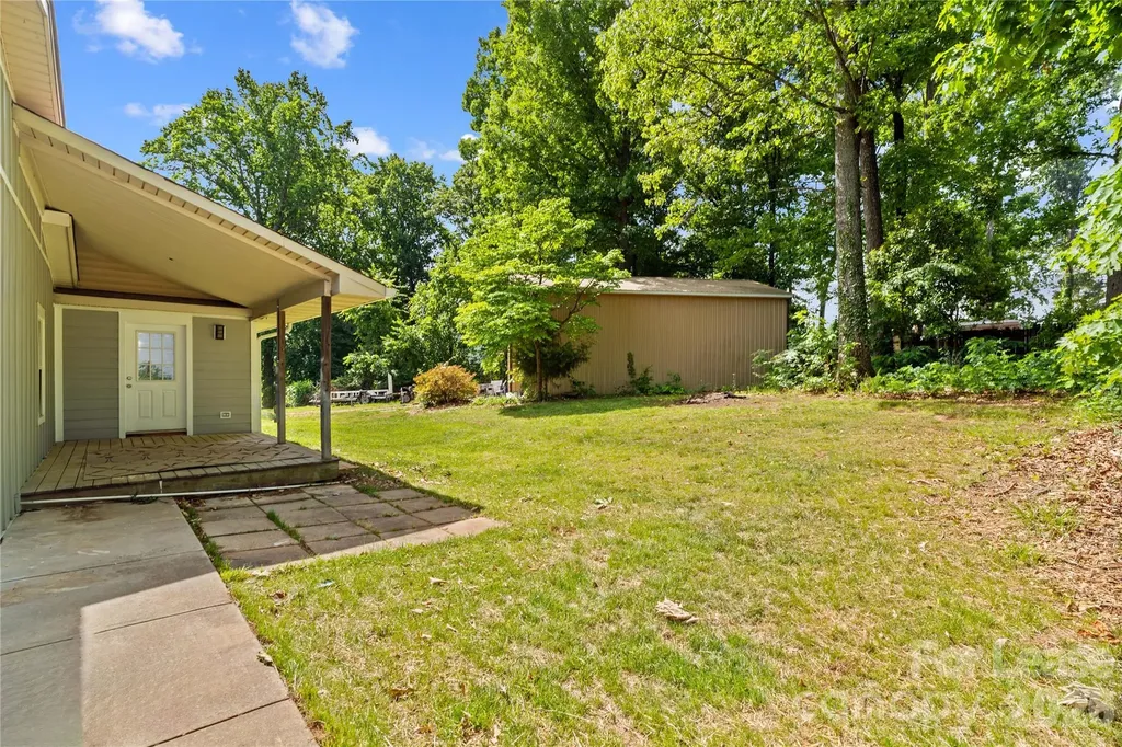 182 Commodore Loop Mooresville NC 28117