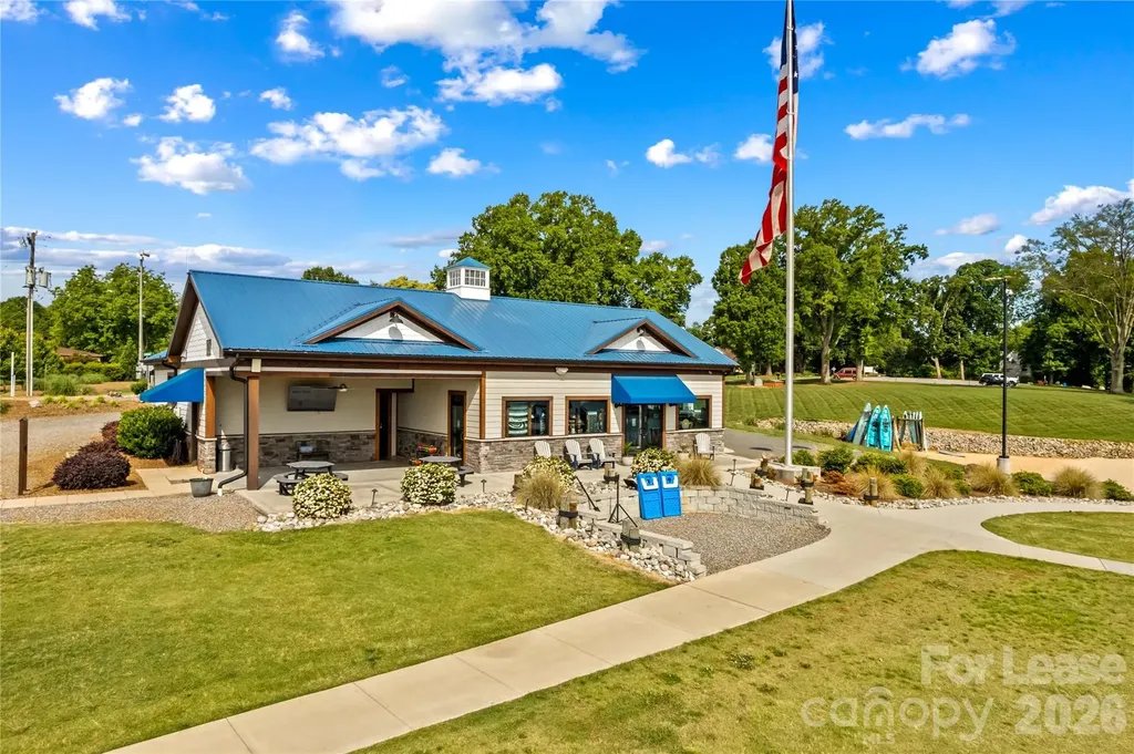 182 Commodore Loop Mooresville NC 28117