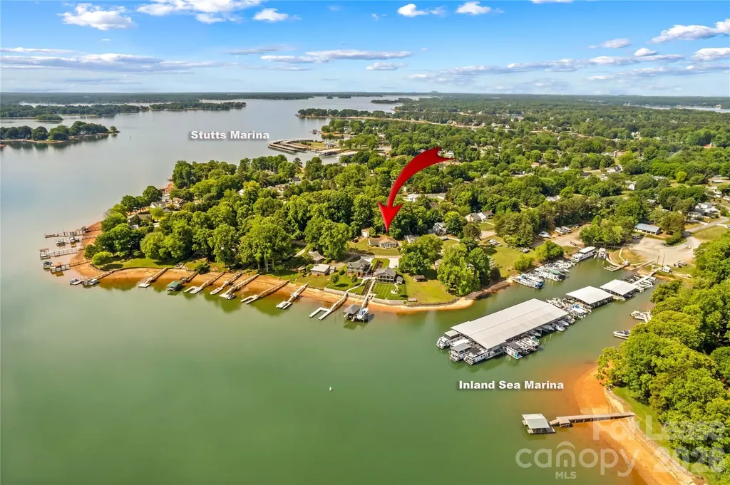 182 Commodore Loop Mooresville NC 28117