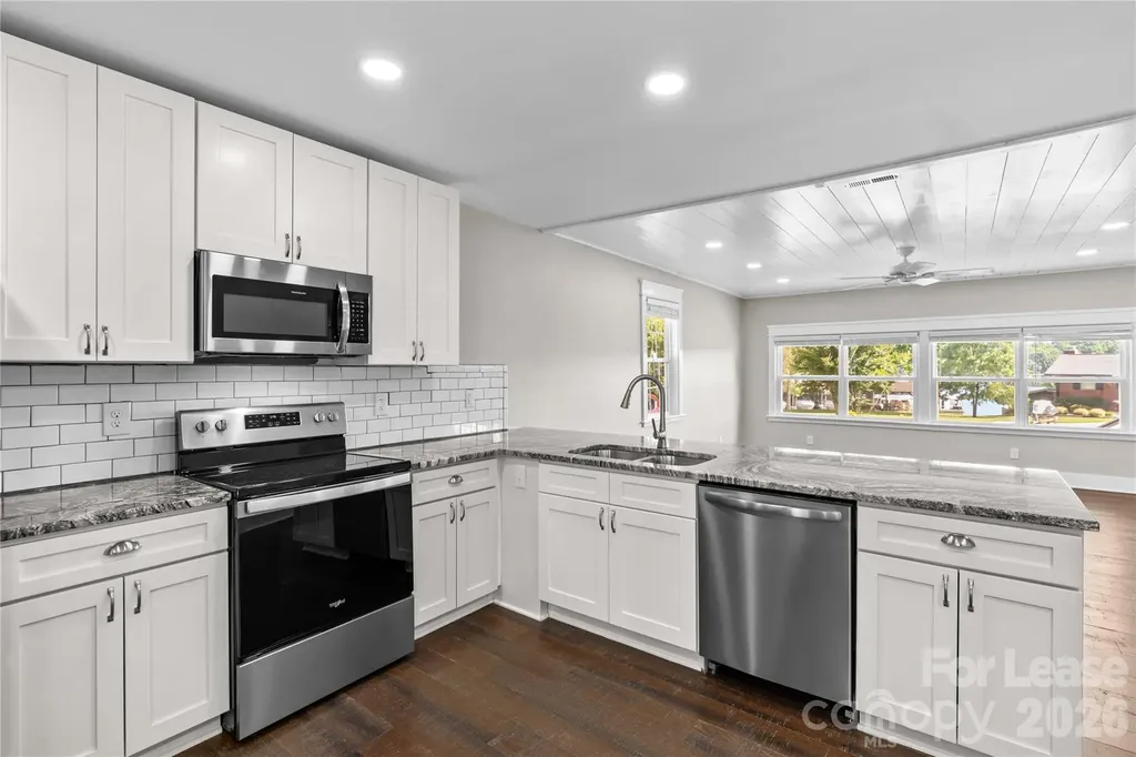 182 Commodore Loop Mooresville NC 28117