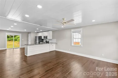 182 Commodore Loop Mooresville NC 28117