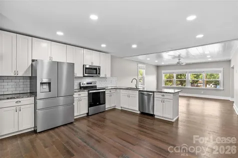 182 Commodore Loop Mooresville NC 28117