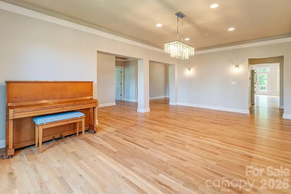 201 Skytop Farm Lane Hendersonville NC 28791