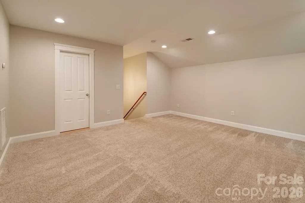201 Skytop Farm Lane Hendersonville NC 28791