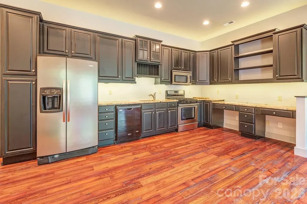 201 Skytop Farm Lane Hendersonville NC 28791