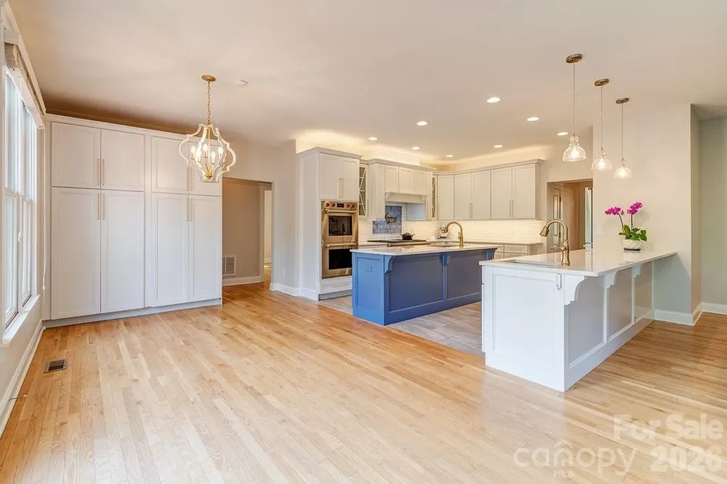 201 Skytop Farm Lane Hendersonville NC 28791