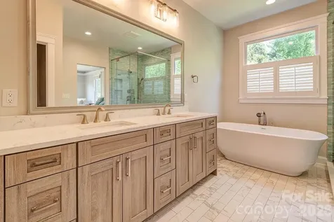 201 Skytop Farm Lane Hendersonville NC 28791