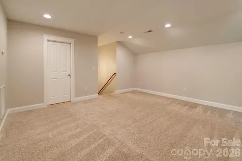 201 Skytop Farm Lane Hendersonville NC 28791