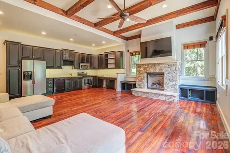 201 Skytop Farm Lane Hendersonville NC 28791