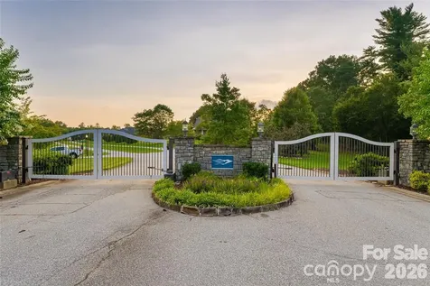 201 Skytop Farm Lane Hendersonville NC 28791
