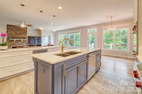 201 Skytop Farm Lane Hendersonville NC 28791