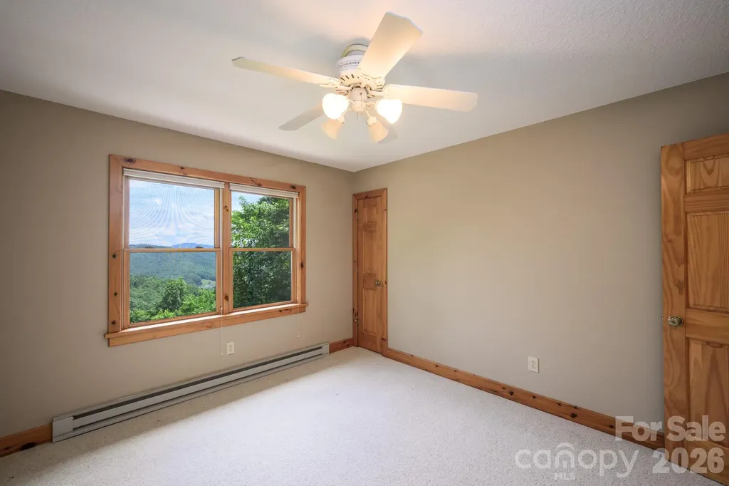 1299 Pine Ridge Road Burnsville NC 28714