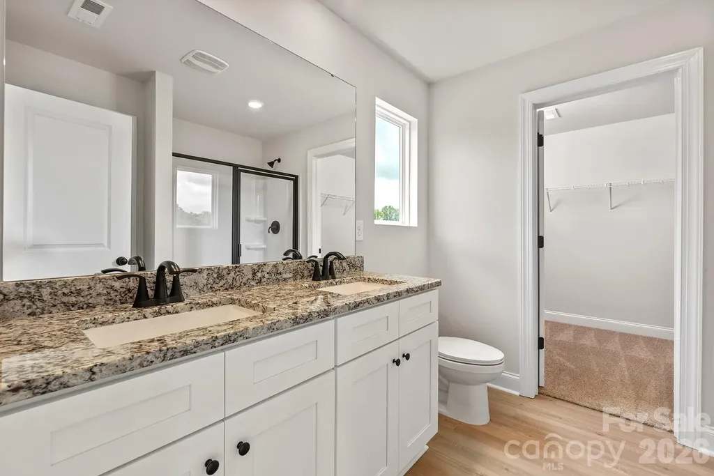 6504 Fairford Drive Charlotte NC 28215