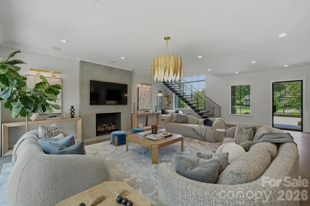 1919 Shoreham Drive Charlotte NC 28211