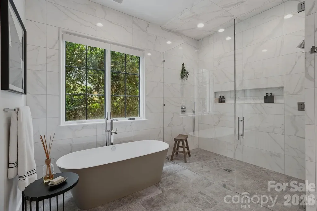1919 Shoreham Drive Charlotte NC 28211