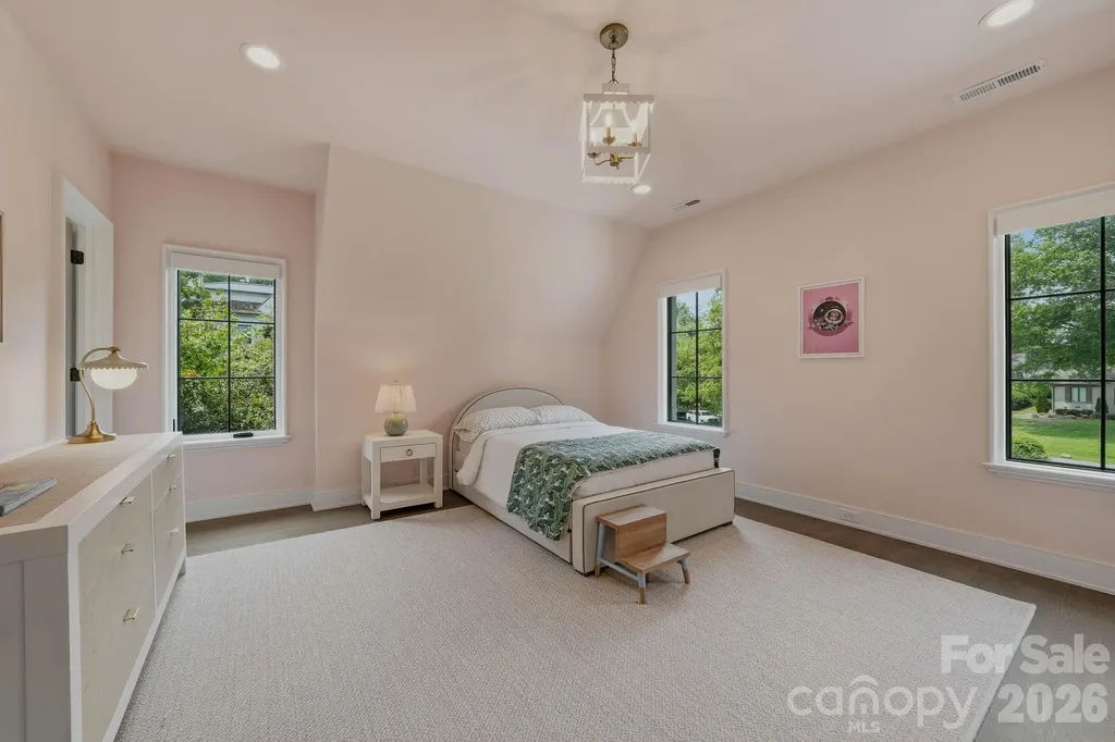 1919 Shoreham Drive Charlotte NC 28211