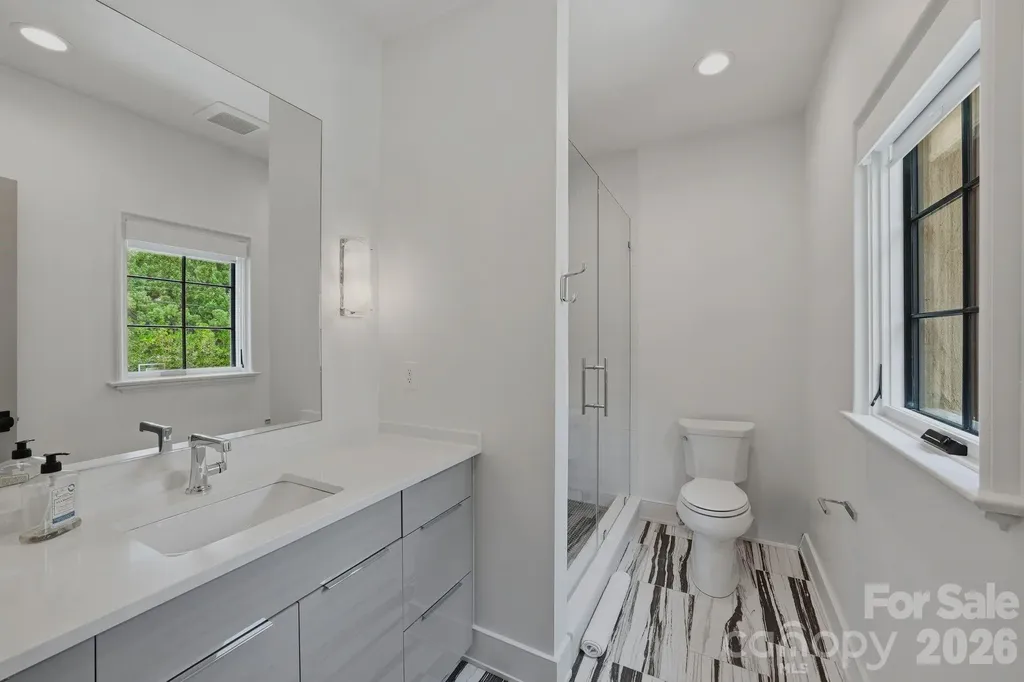 1919 Shoreham Drive Charlotte NC 28211