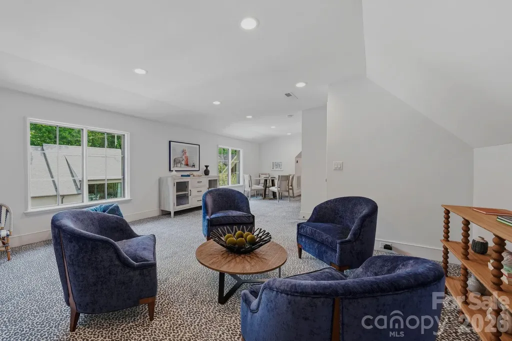 1919 Shoreham Drive Charlotte NC 28211
