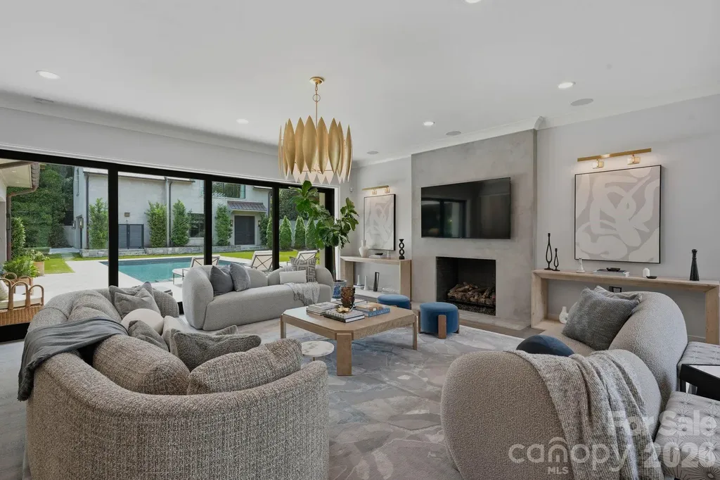 1919 Shoreham Drive Charlotte NC 28211