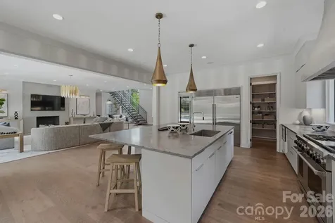1919 Shoreham Drive Charlotte NC 28211
