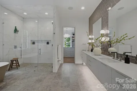 1919 Shoreham Drive Charlotte NC 28211