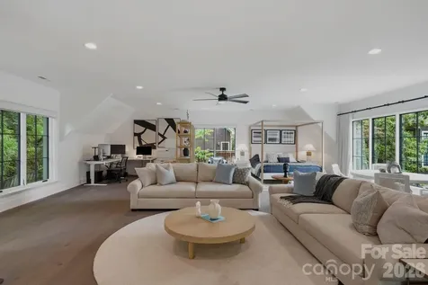 1919 Shoreham Drive Charlotte NC 28211