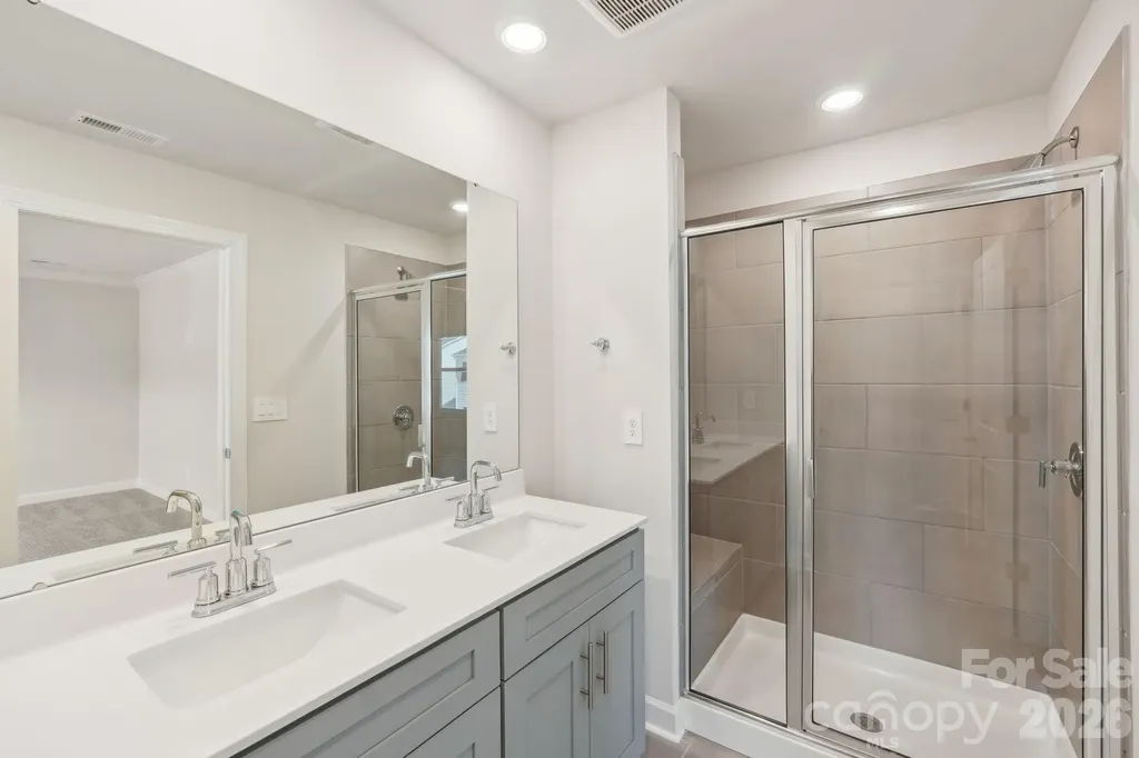9009 Foggy Brook Loop Charlotte NC 28216