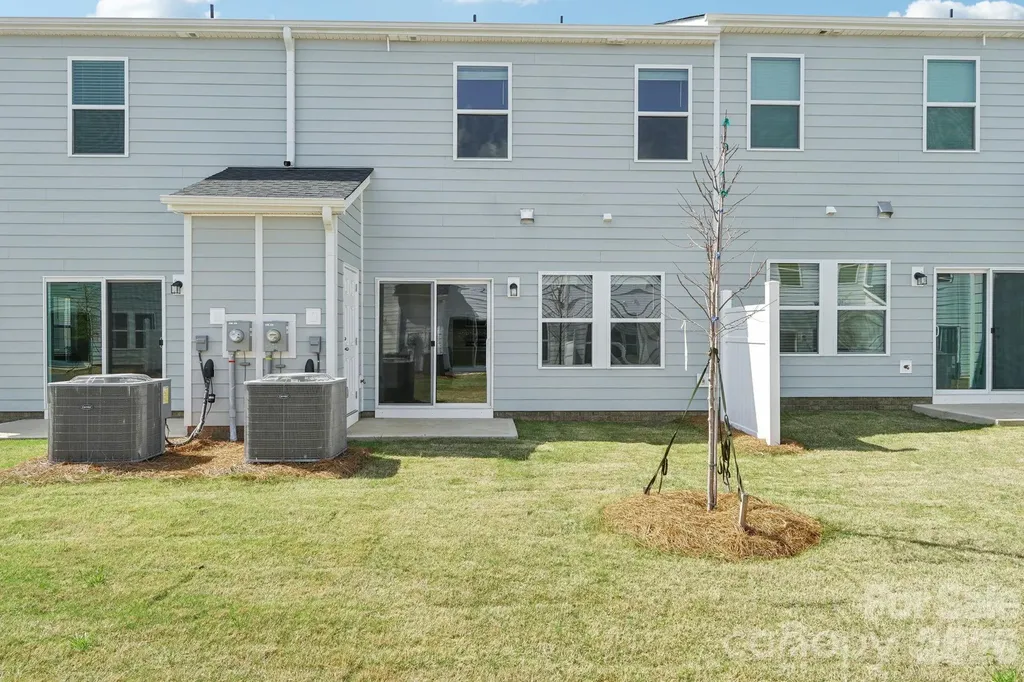 9009 Foggy Brook Loop Charlotte NC 28216