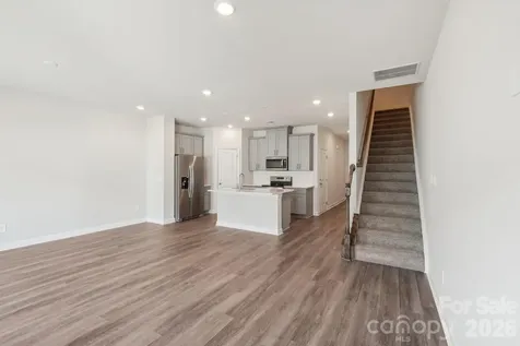9009 Foggy Brook Loop Charlotte NC 28216