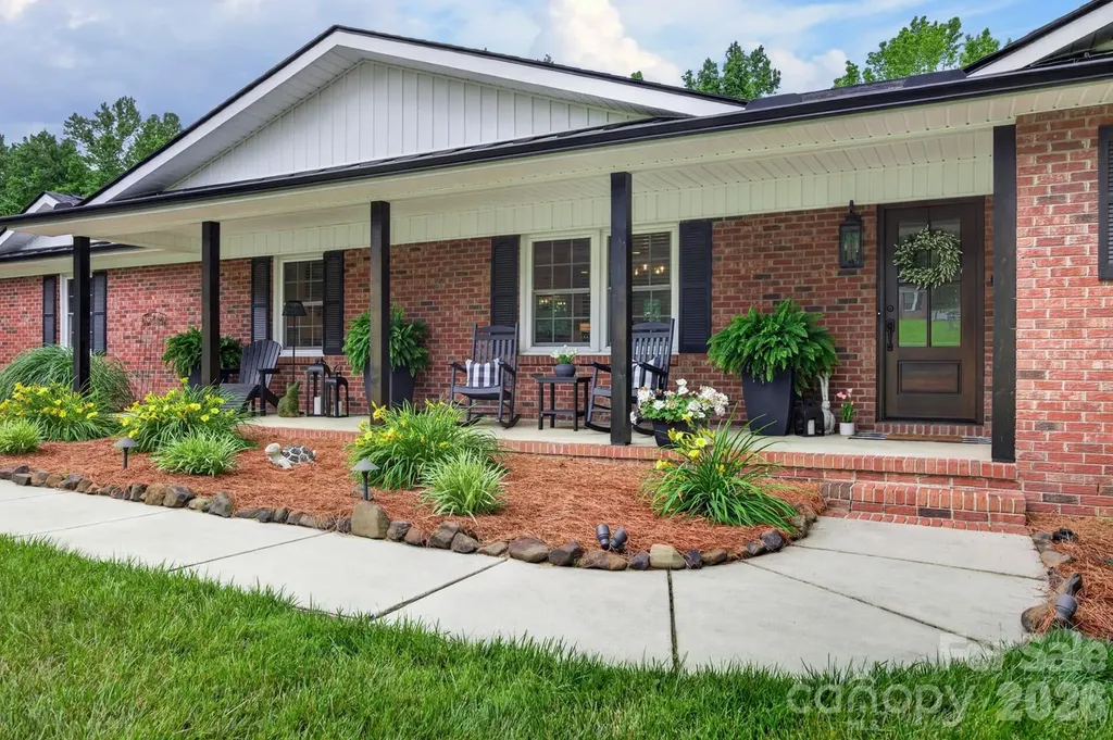 301 Pinecroft Lane Spencer NC 28159