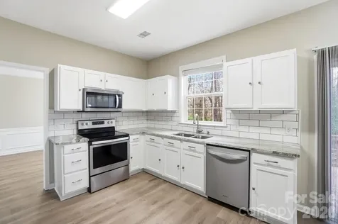 7711 Taymouth Lane Charlotte NC 28269