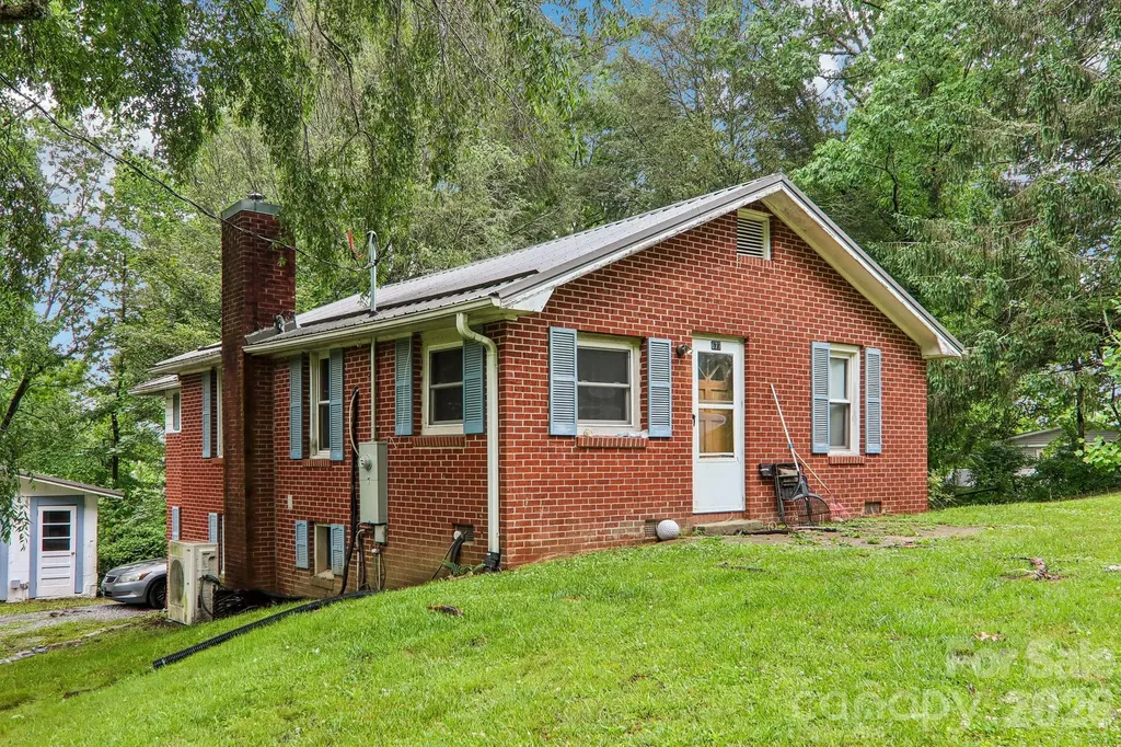 677 Mount Olivet Road Zirconia NC 28790