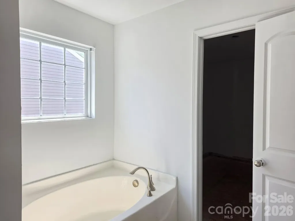 1821 Swan Drive Charlotte NC 28216