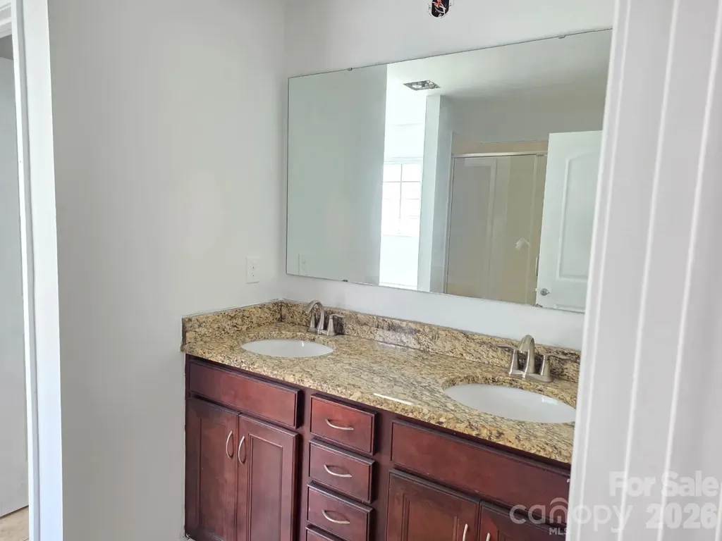 1821 Swan Drive Charlotte NC 28216