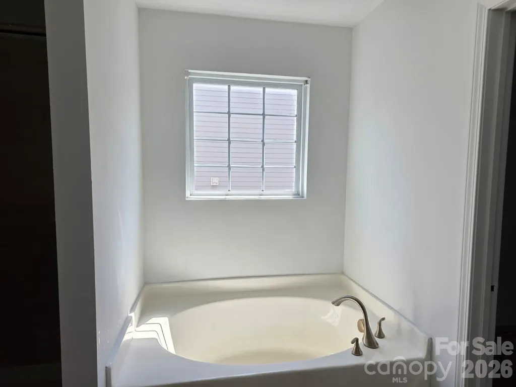 1821 Swan Drive Charlotte NC 28216