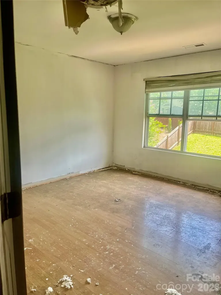 1821 Swan Drive Charlotte NC 28216